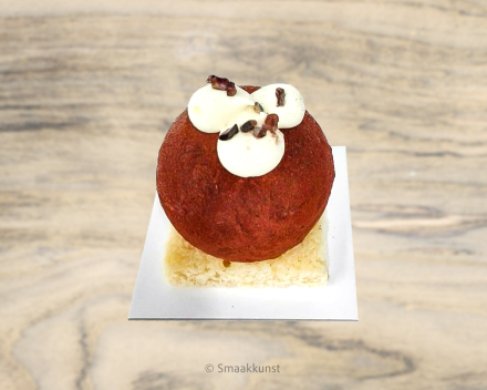 De tiramisu als individueel gebak, uit het assortiment standaard taarten van Smaakkunst Roeselare