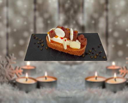 Een dessertbordje sparkling als Kerst- en eindejaarsgebak door patisserie en chocolaterie Smaakkunst Roeselare