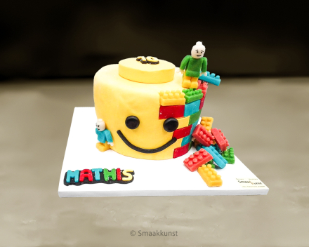 Lego als 3D gebak door patisserie en chocolaterie Smaakkunst te Roeselare