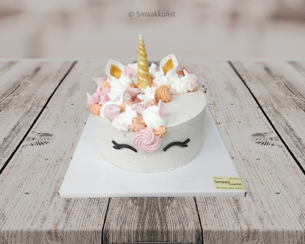 Smashcake Unicorn als themagebak door patisserie en chocolaterie Smaakkunst te Roeselare